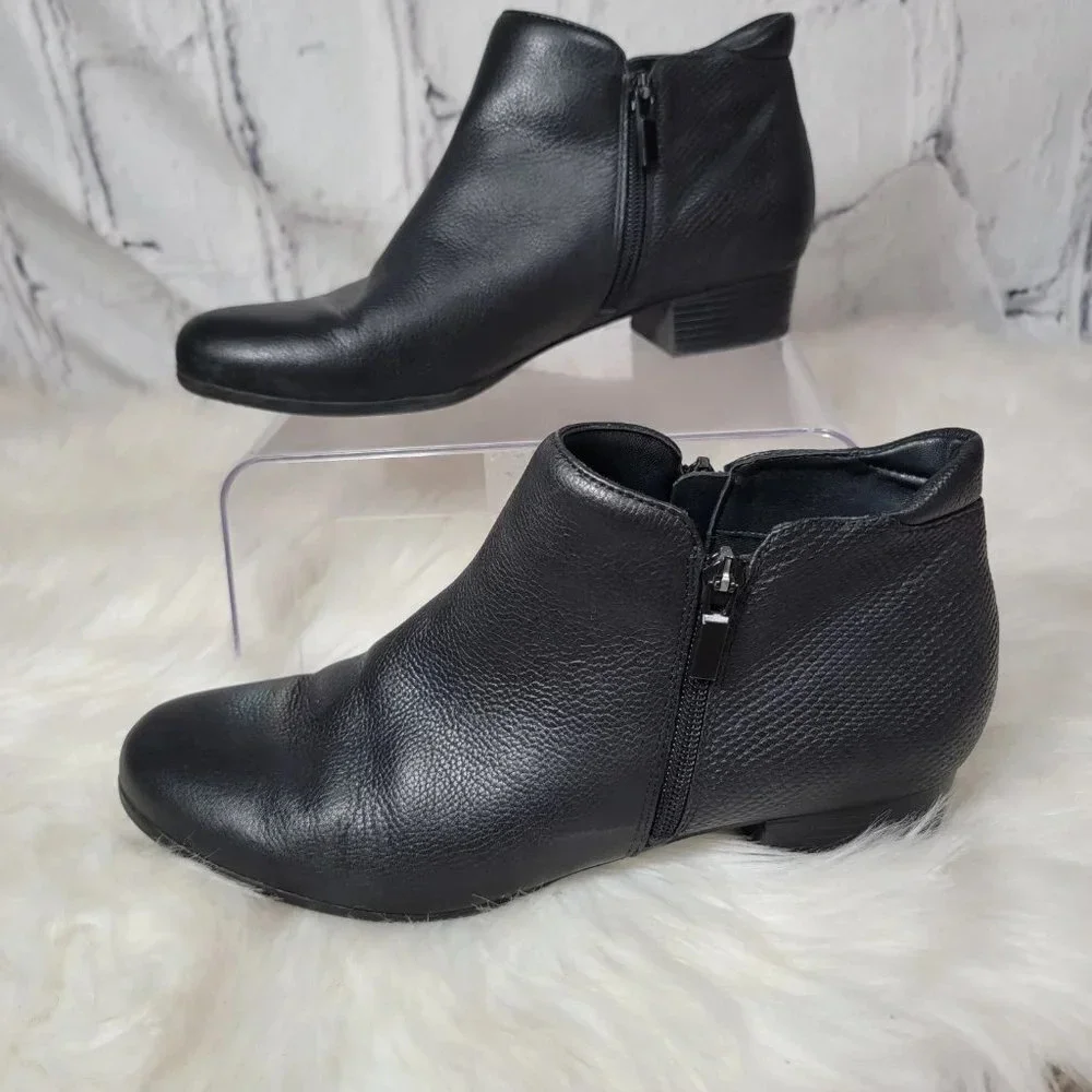 TROTTERS Major Womens 9.5 M Black Ankle‎ Boot Bootie Snakeskin Embossed Basic